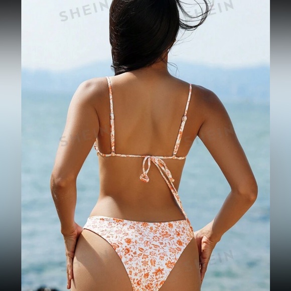 Women's Summer Beach Floral
Printed Bikini Set - Picture 2 of 2